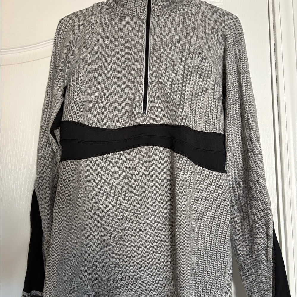 Lululemon athletica Run Full Tilt Half- Zip Gray and Black Pullover